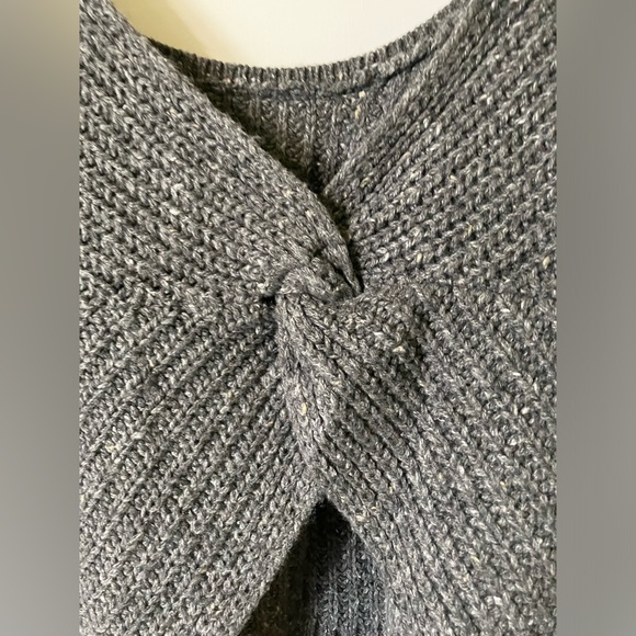 Gray Backless Sweater - Picture 5 of 5